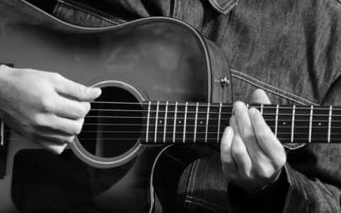 吉他分解和弦练习方法-吉他左右手练习技巧