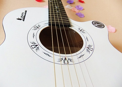 吉他初学者怎么提高吉他扫弦技巧！插图